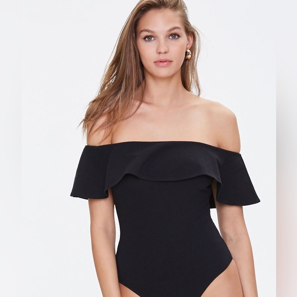 Forever 21 black knit flounce ruffle off the shoulder snap closure bodysuit sz M - Picture 2 of 10